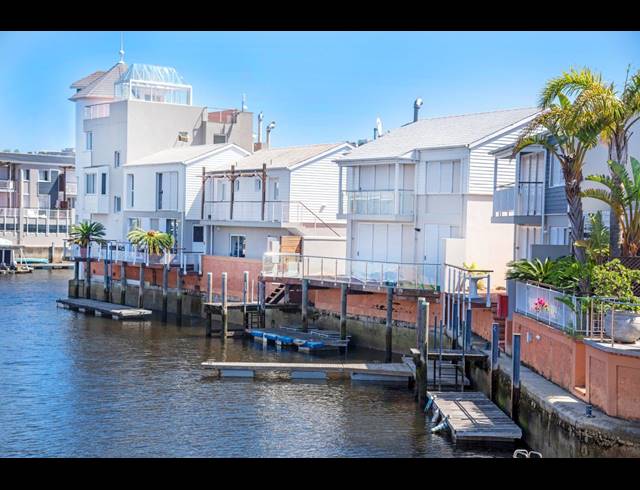 BEDROOM HOUSE FOR SALE IN KNYSNA QUAYS